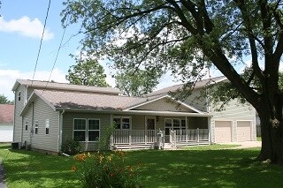 300 E Hackett St, Frankfort, IN 46041 - photo 2