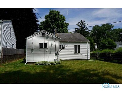 929 Searles Rd, Toledo, OH 43607 - photo 2