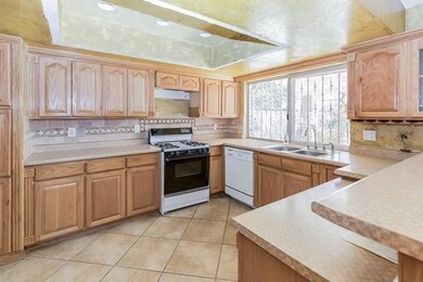 10728 Alta Loma Dr, El Paso, TX 79935 - photo 7