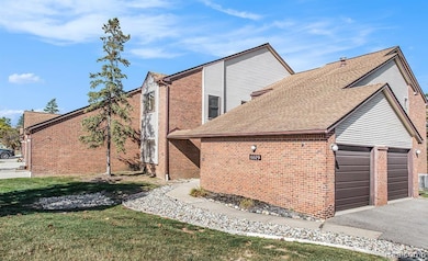 6619 Ridgefield Cir unit 205, West Bloomfield, MI 48322 - photo 2