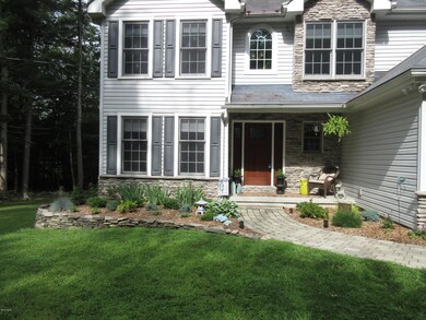 155 Marigold Ln, Milford, PA 18337 - photo 4