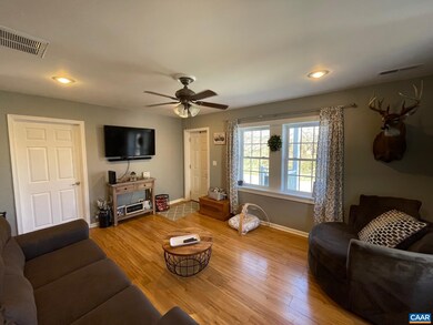 5869 Mccomb St, Crozet, VA 22932 - photo 6