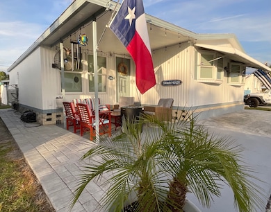 114 Lazy Ave, Bradenton, FL 34208 - photo 5