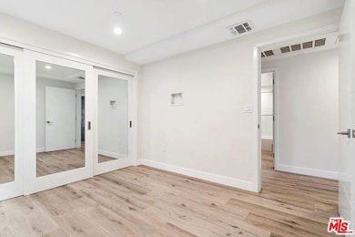 846 S Mariposa Ave unit 705, Los Angeles, CA 90005 - photo 5