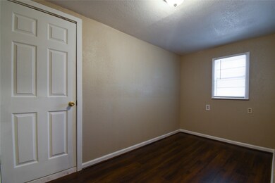 10610 Somerset Ln, Houston, TX 77093 - photo 6