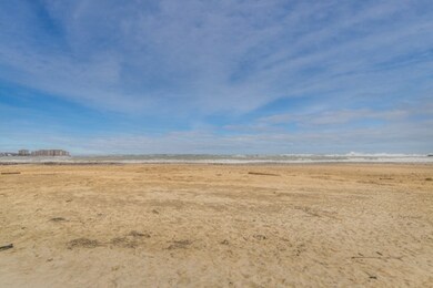 46 Nevada St unit 2, Winthrop, MA 02152 - photo 2