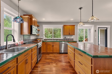 921 Whispering Meadows Ct, Nooksack, WA 98276 - photo 6