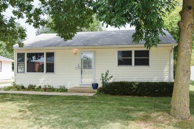 2402 Kirchoff Rd, Rolling Meadows, IL 60008 - photo 3