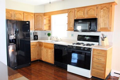 114 Hazelhurst Ave, Albany, NY 12203 - photo 4