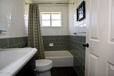2nd Bathroom