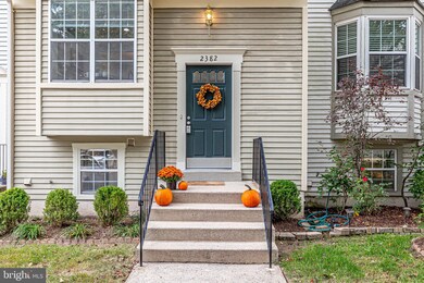 2382 Hunters Square Ct, Reston, VA 20191 - photo 2
