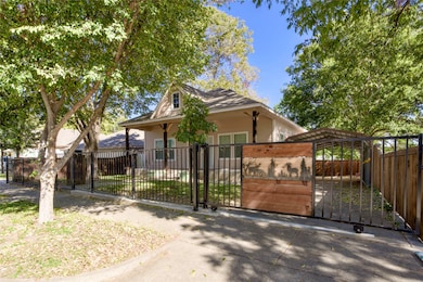 2310 Pearl Ave, Fort Worth, TX 76164 - photo 4