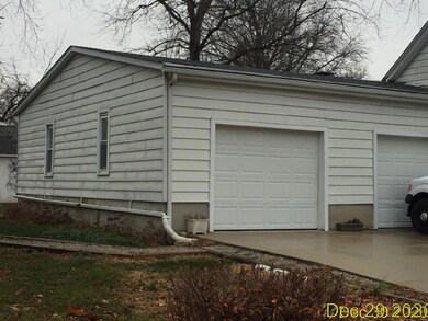 113 E Hill St, Freeburg, IL 62243 - photo 2