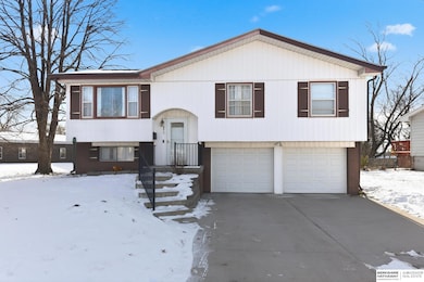 8609 Park View Blvd, La Vista, NE 68128 - photo 2