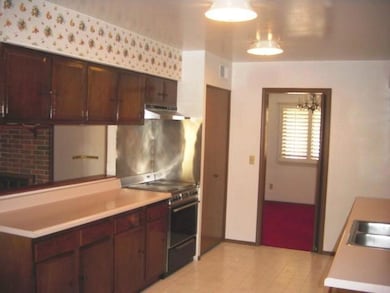 10820 La Subida Dr, El Paso, TX 79935 - photo 7