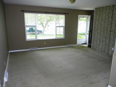 343 Erieview Blvd, Sheffield Lake, OH 44054 - photo 2