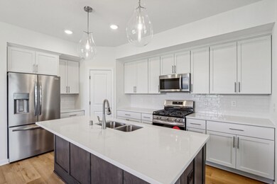 1481 Sandhill Ln 03 Kitchen