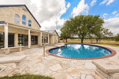 112 Armadillo Run, Fredericksburg, TX 78624 - photo 7