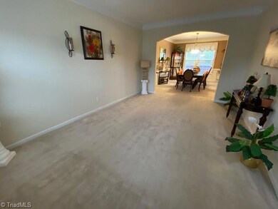 307 Jamestown Oaks Dr, Jamestown, NC 27282 - photo 4