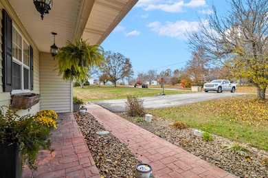 270 Peters Rd, Mc Kee, KY 40447 - photo 2