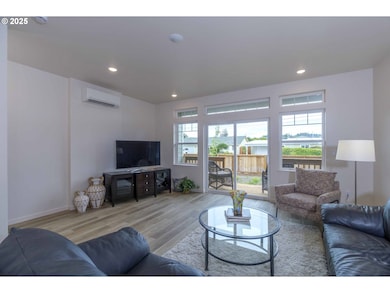 1593 37th St, Florence, OR 97439 - photo 3