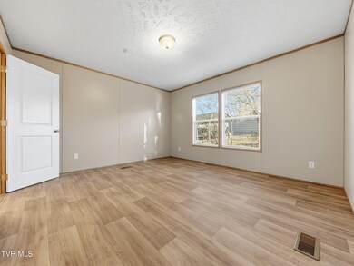 135 Gamble Ln, Lafollette, TN 37766 - photo 7