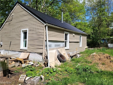 2913 Warren Dr, Uniontown, OH 44685 - photo 4