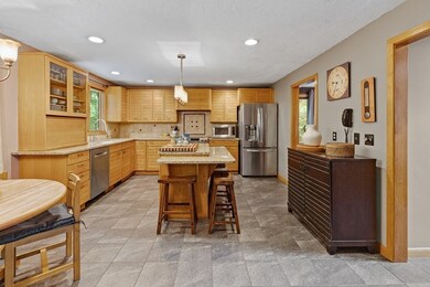 112 Spring St, Hopkinton, MA 01748 - photo 6