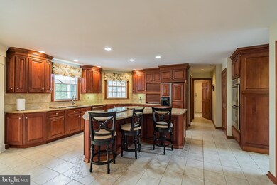 2853 E Fox Chase Cir, Doylestown, PA 18902 - photo 4