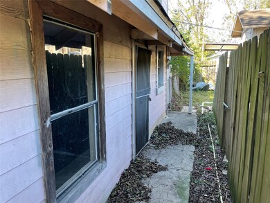 1908 Athos St, Houston, TX 77012 - photo 7
