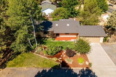 11 SE Airstrip Rd, Bend, OR 97702 - photo 3