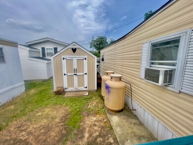 93 Grochmal Ave unit 39, Springfield, MA 01151 - photo 6