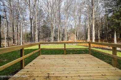 208 Greenbriar Cir, Tobyhanna, PA 18466 - photo 5