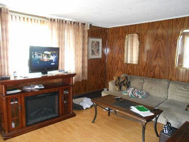 111 Curtain St, Dupont, PA 18641 - photo 5