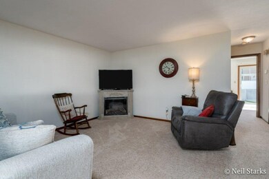 006-1039 Village Ln (5 of 14)_m