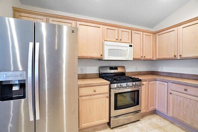Kitchen with Gas cooking