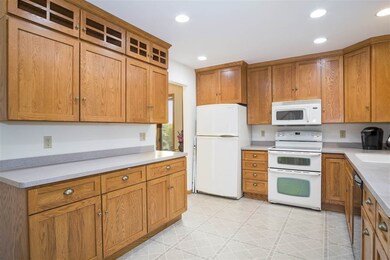 962 Peregrine Trail, Oregon, WI 53575 - photo 6