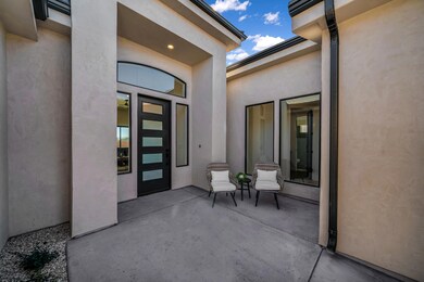 1044 E Corral Way Washington-large-004-0
