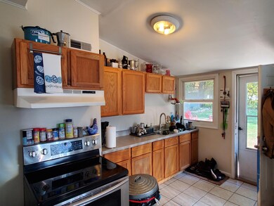 Kitchen/Cabinet