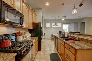Chef's Kitchen w/5 Burner Gas Stove