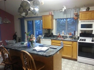 54 SW Leonard St, Grants Pass, OR 97526 - photo 3