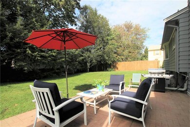 8 John F. Kennedy Cir, North Providence, RI 02904 - photo 5