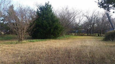 1236 NE 27th St, Moore, OK 73160 - photo 4