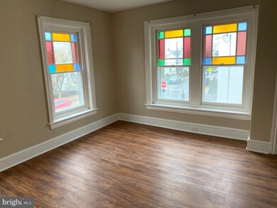 44 S Clinton St unit B [2ND/3RD FLR], Doylestown, PA 18901 - photo 3