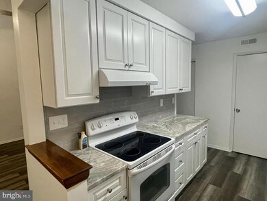 503B Cypress Point Cir, Mount Laurel, NJ 08054 - photo 4