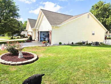 72 Green Park Ln unit 28B, O Fallon, MO 63366 - photo 2