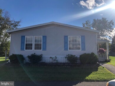 413 Allenbrook Ln, Reading, PA 19606 - photo 2