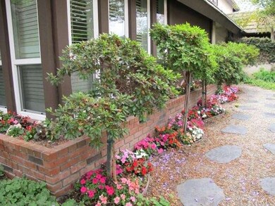 Front Planter