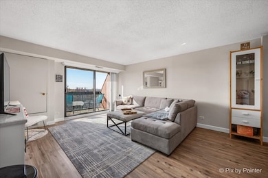 1840 Huntington Blvd unit BW608, Hoffman Estates, IL 60169 - photo 2