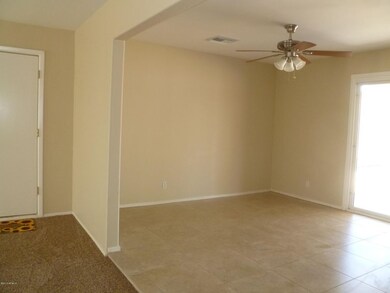 Eat in Kitchen/Formal Dining
